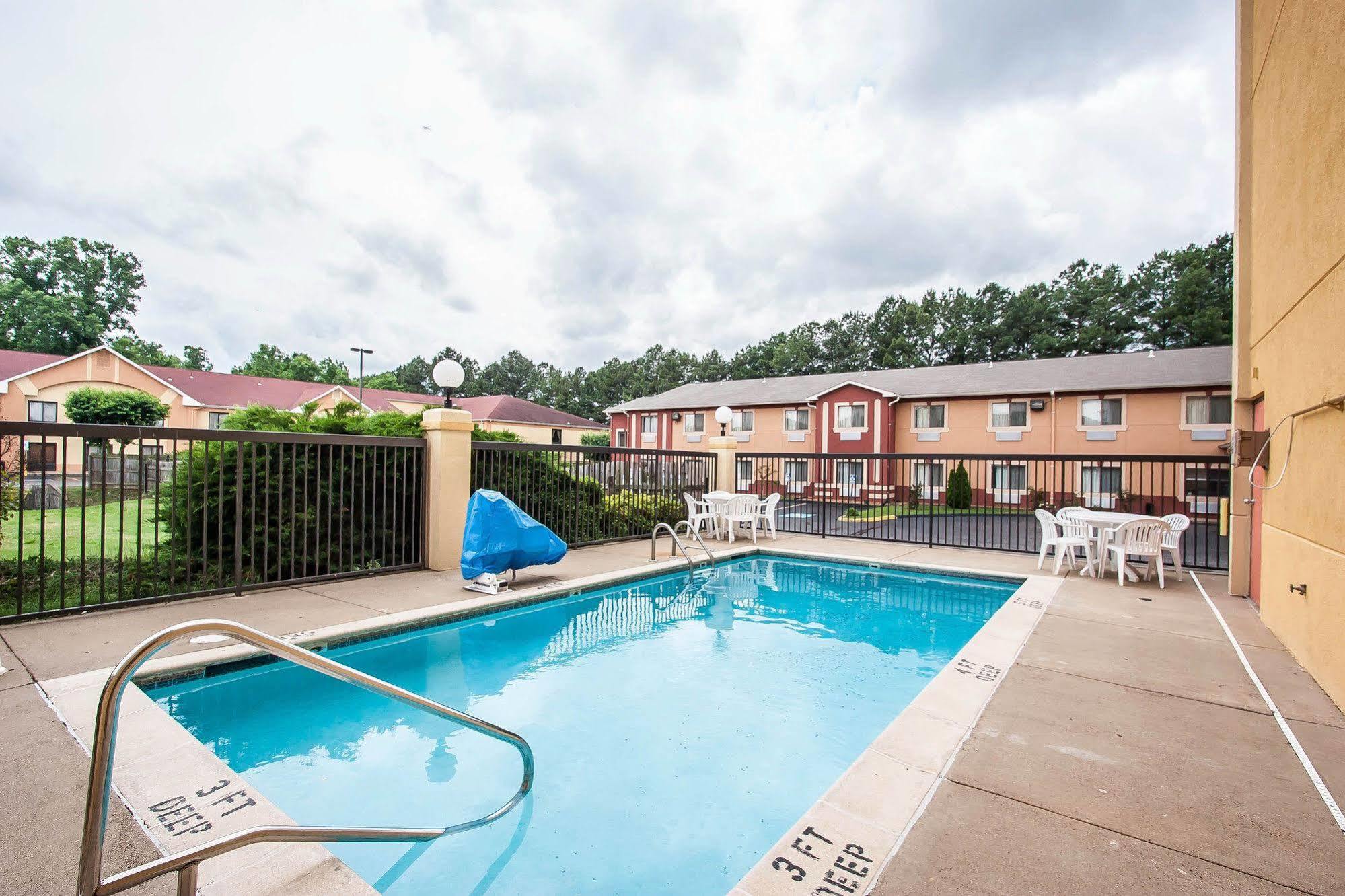 Econo Lodge Inn & Suites Memphis Eksteriør billede